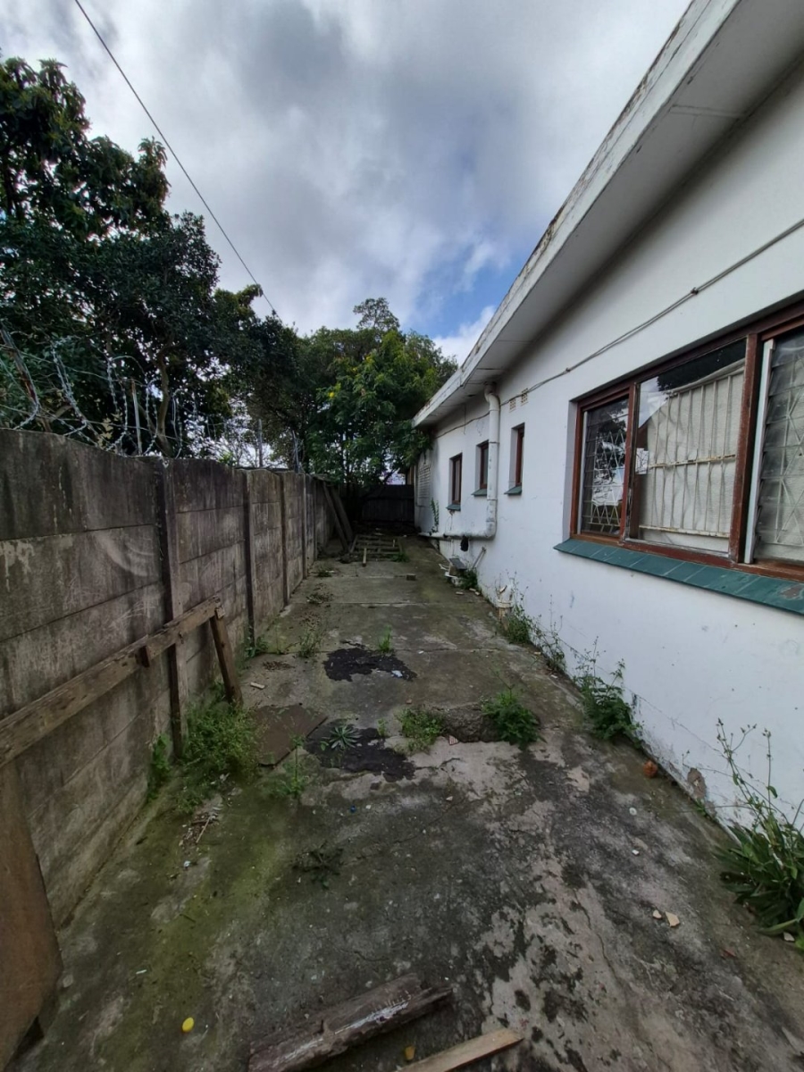 8 Bedroom Property for Sale in Amalinda Eastern Cape